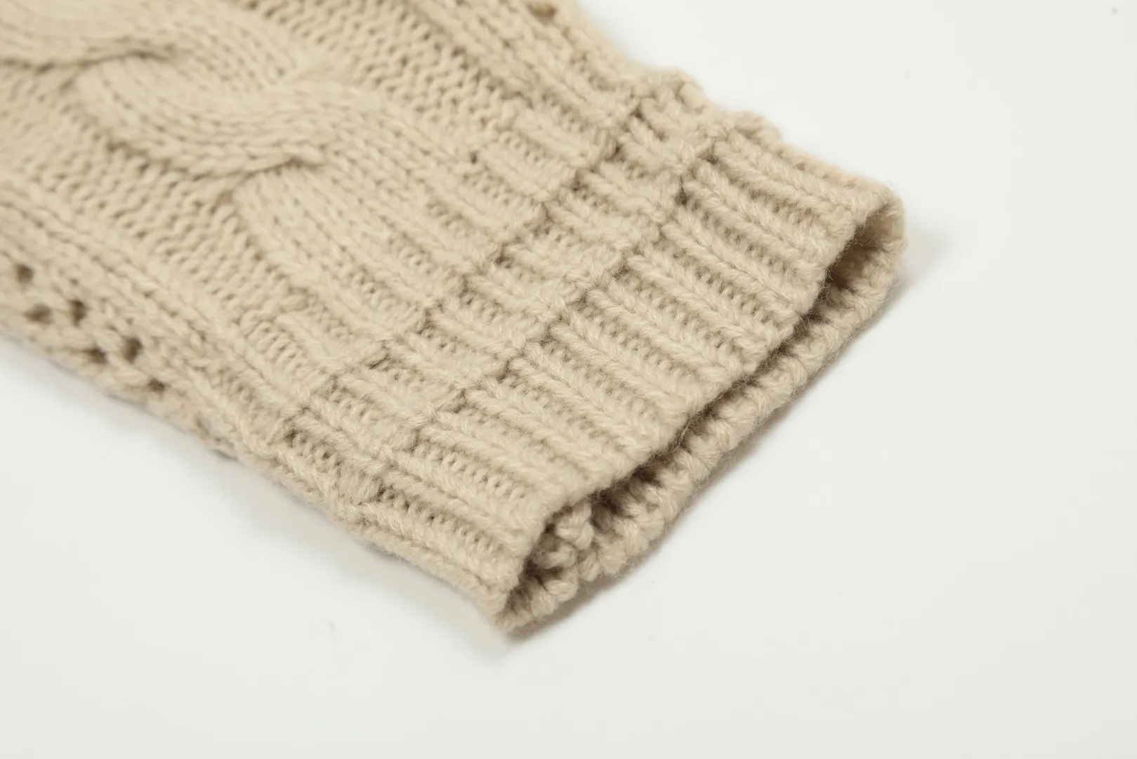 vivienne west wood West Queen Vivian Saturn New Retro "Unisex" Hollow Knitted Sweater Wool Round Neck 2024 Spring Size: S -M- L Color: Apricot Black